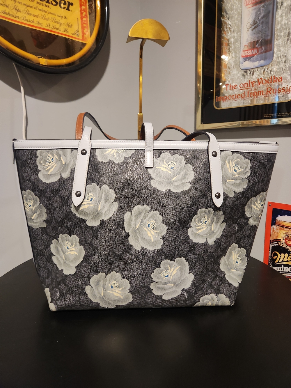 Coach Market Tote - Picture 2 of 8